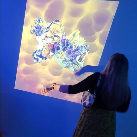 Meet Your Posher - Picture 4 of 10